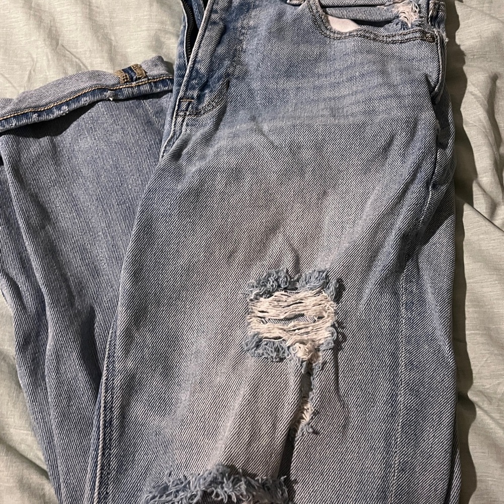 American Eagle Outfitters Light Blue Distressed Boyfriend Jeans